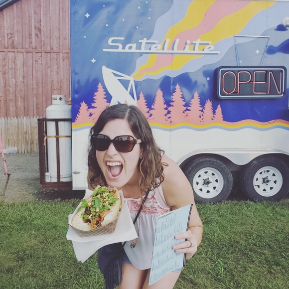 Meet your Posher, Julianne - Picture 3 of 6